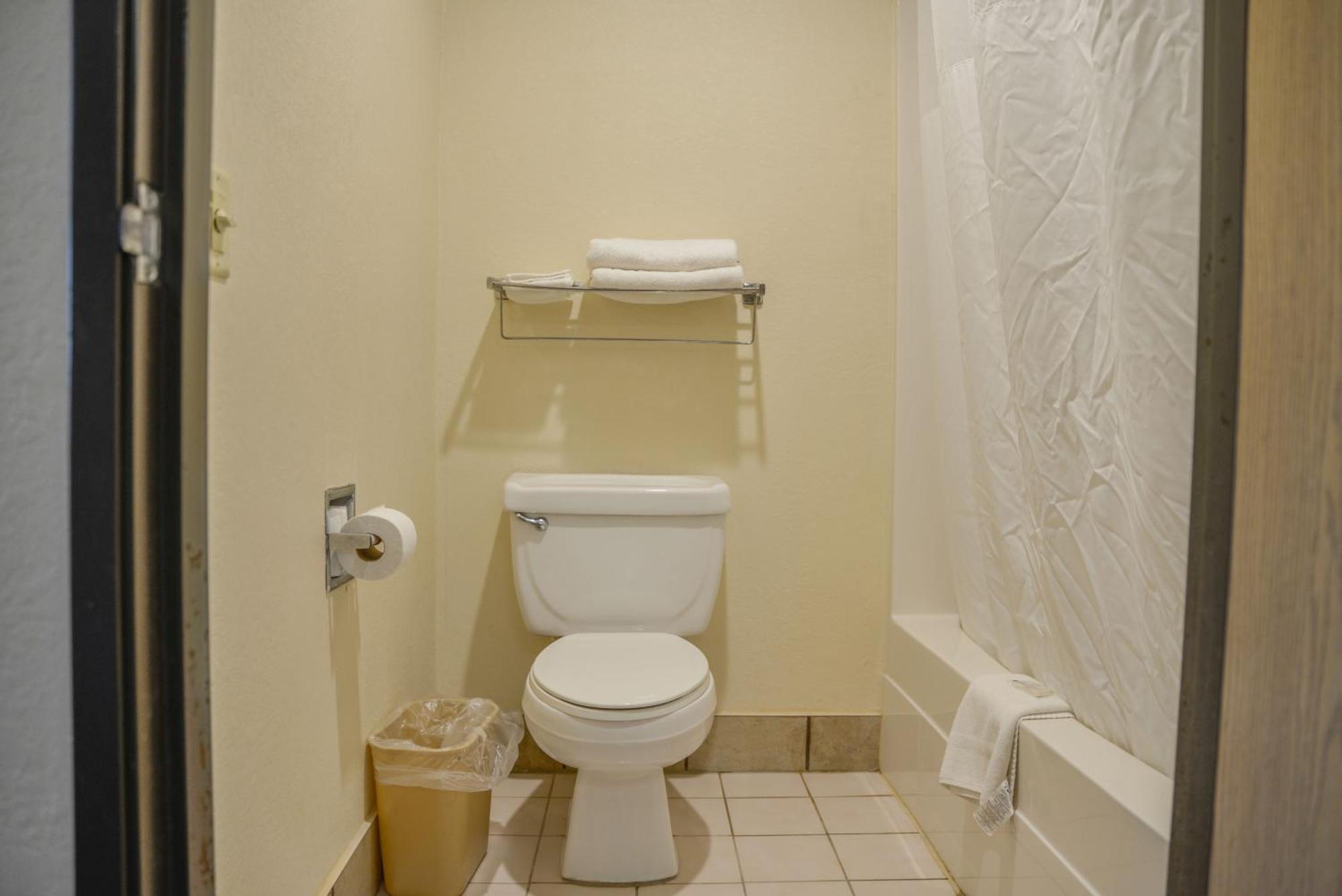 Days Inn By Wyndham Mount Vernon Ngoại thất bức ảnh