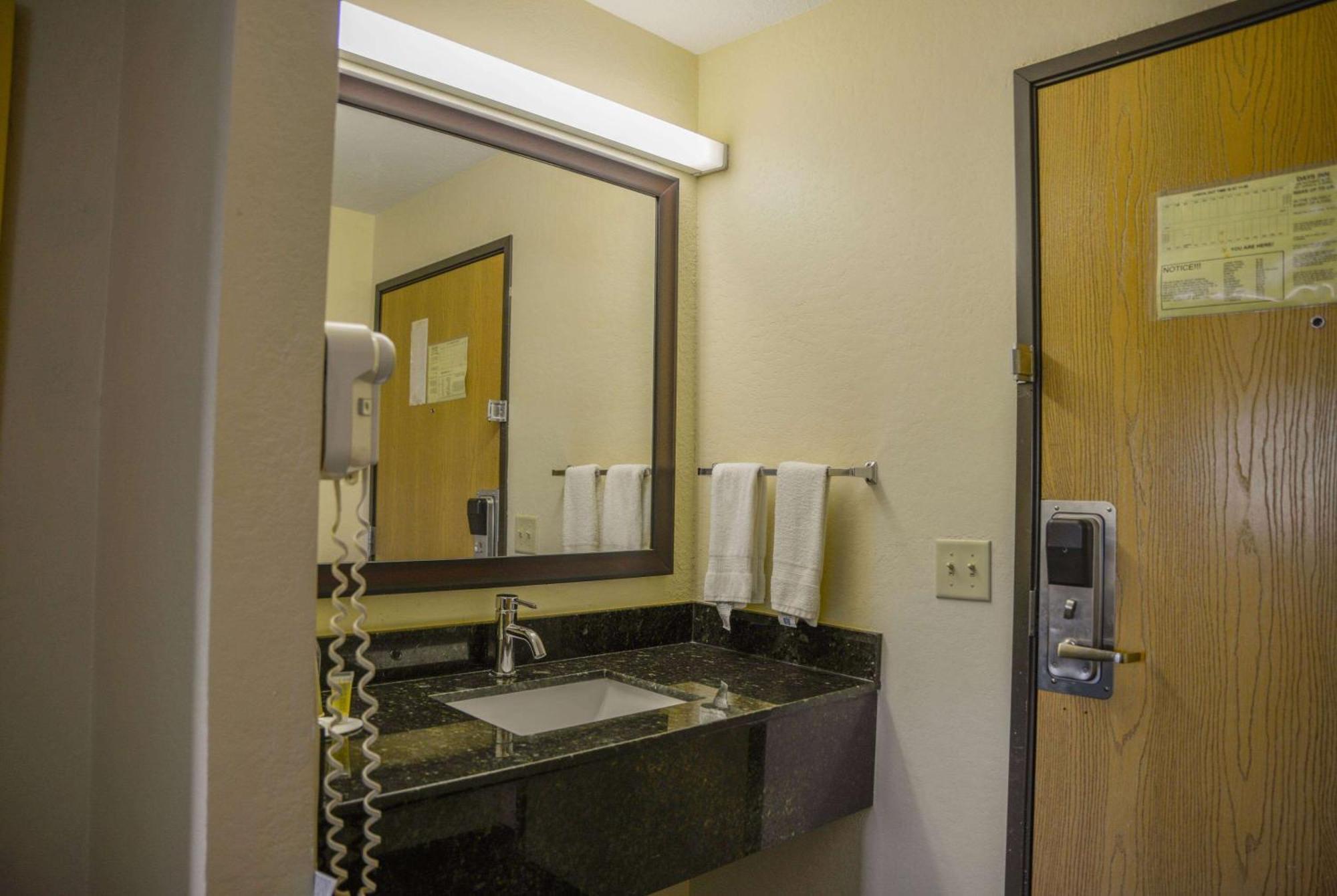 Days Inn By Wyndham Mount Vernon Ngoại thất bức ảnh
